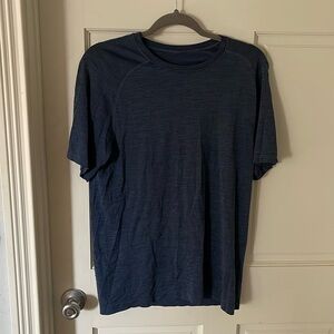 Men’s Lululemon navy shirt